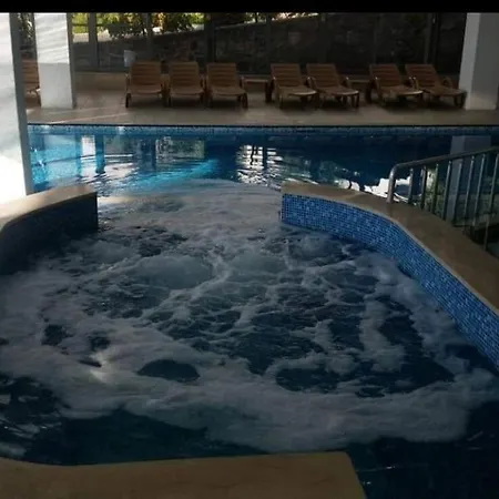 Exclusive Rooftop Penthouse * Αλάνια